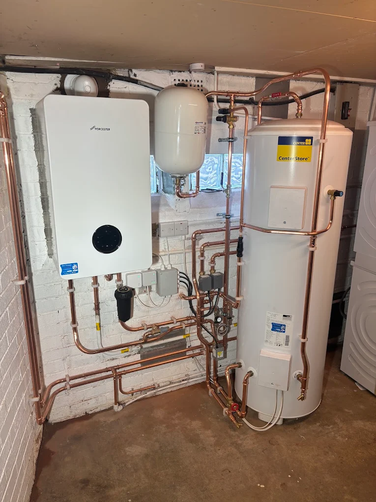 Boiler, expansion vessel and hot water cylinder Leeds